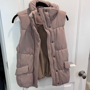 Barely worn cute cozy gap vest. Light brown
